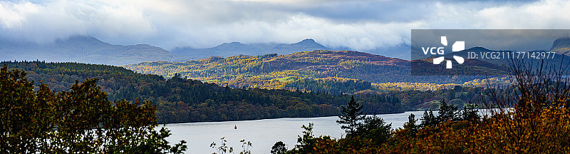 英国湖区温德米尔湖全景图片素材