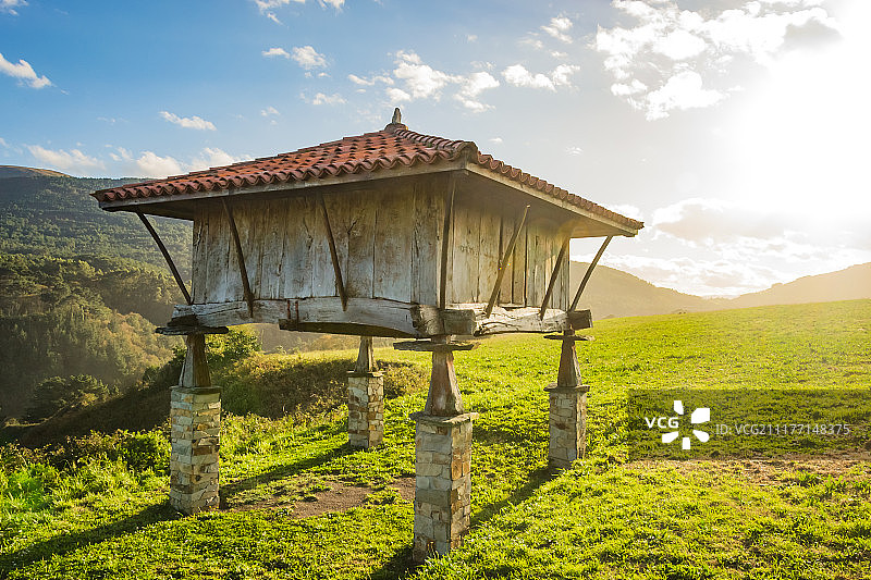 西班牙阿斯图里亚斯的乡村建筑图片素材