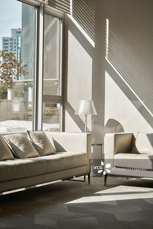 窗边室内公共区域图片素材