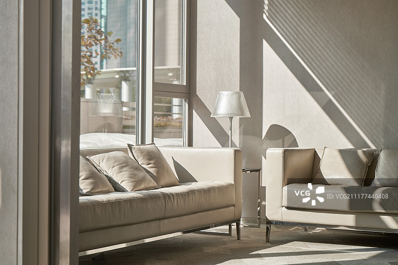 窗边室内公共区域图片素材