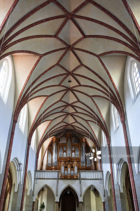 圣雅各布教堂屋顶，德国巴伐利亚图片素材