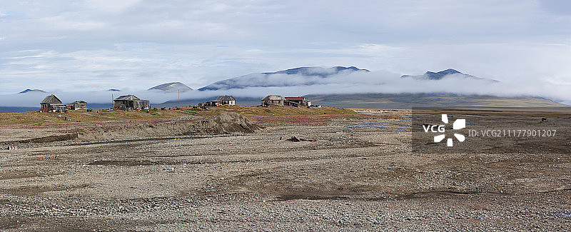 俄罗斯弗兰格尔岛多布特富尔村的房屋图片素材