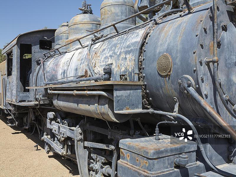 美国加利福尼亚州死亡谷国家公园的古老燃油鲍德温280号机车图片素材