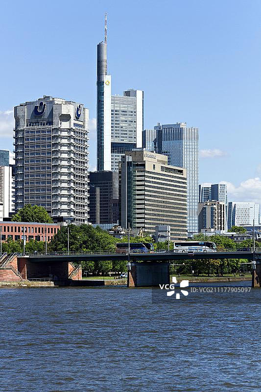 德国法兰克福，美因河畔城市建筑风光图片素材