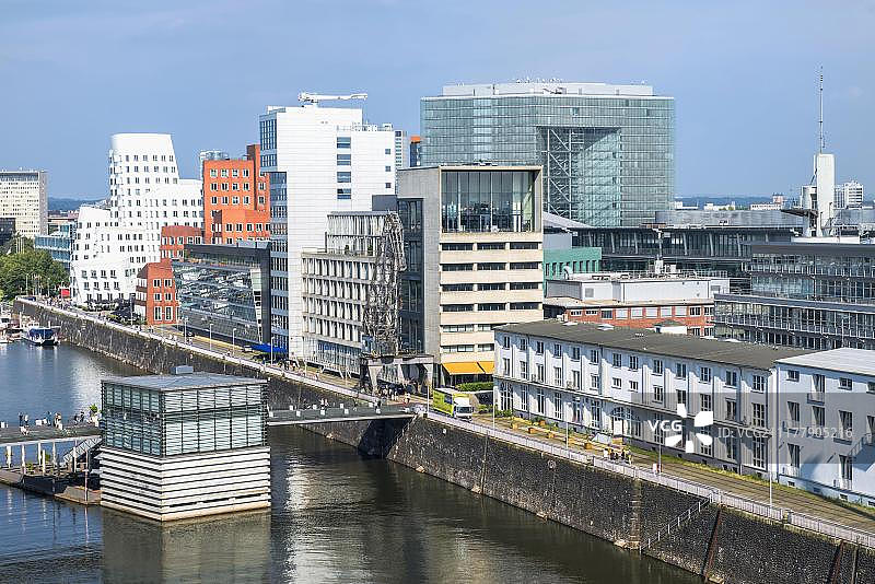 德国杜塞尔多夫媒体港的新关税区办公楼图片素材