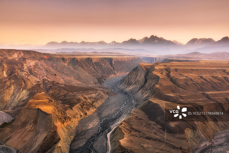 峡谷暮色图片素材