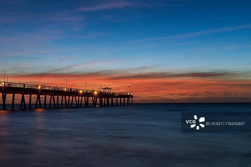 虚假黎明图片素材