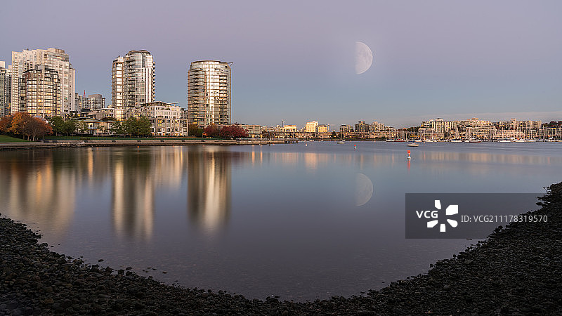 耶鲁镇半月之夜，加拿大温哥华图片素材
