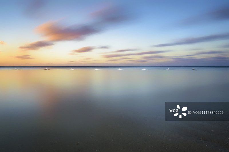 一半金色一半蓝色图片素材