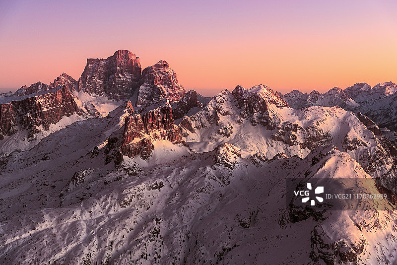 新的一天曙光图片素材