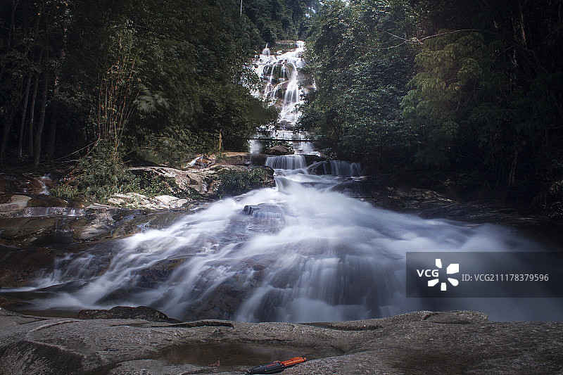 拉塔金江瀑布图片素材