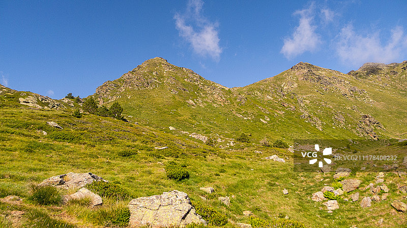 绿色的山图片素材