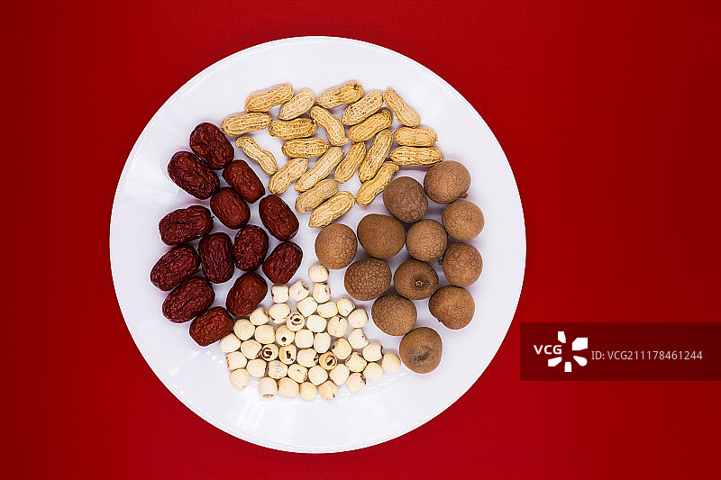 中国传统婚礼习俗早生贵子四样干果图片素材