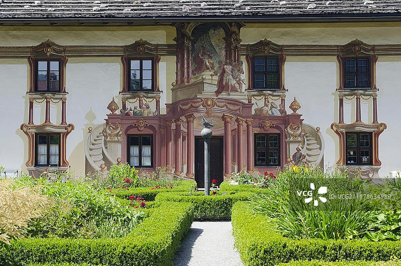 吕夫特尔绘画：传统彩绘建筑立面，皮拉图斯楼，上阿玛高，上巴伐利亚，巴伐利亚，德国，欧洲图片素材