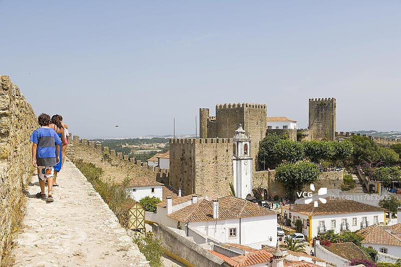从奥比多斯城墙眺望奥比多斯，葡萄牙图片素材