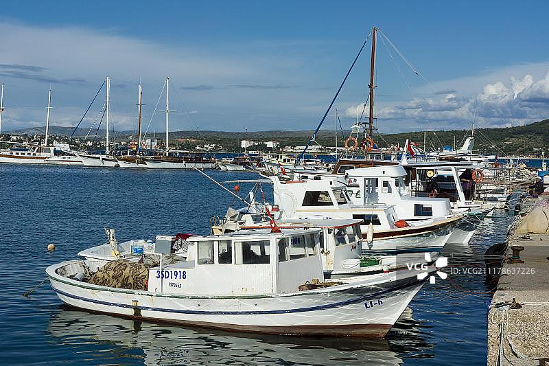 泽伊廷内利科尤，渔船港口，伊兹密尔地区伊利卡，土耳其，亚洲图片素材