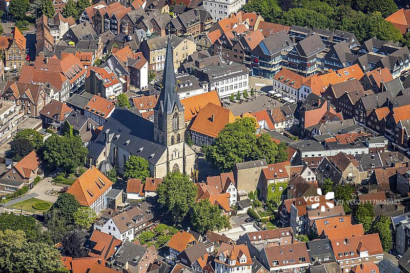 德国韦尔讷市中心圣克里斯托弗教堂航拍图片素材