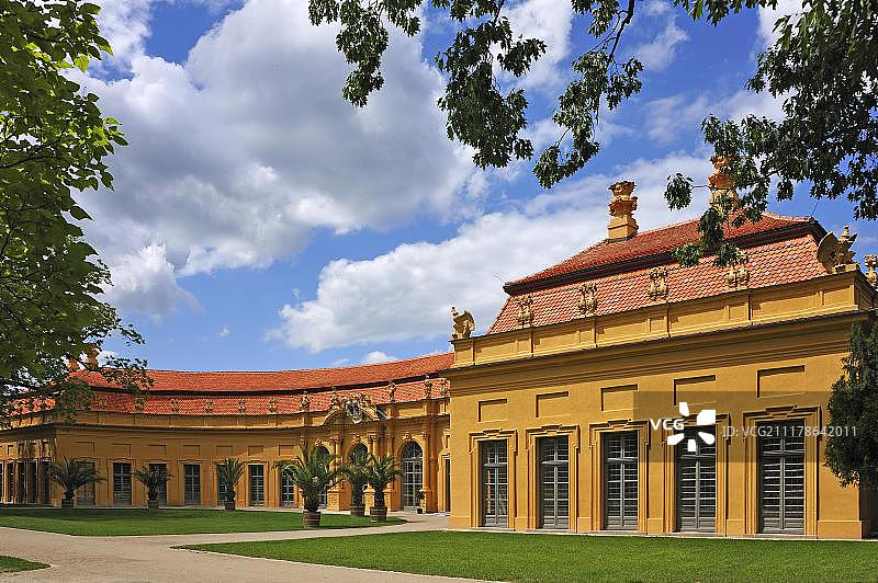 宫殿花园中的橘园,1704-1706年,由戈弗雷·冯·格德勒规划和建造,2012年进行了广泛的修复,埃尔朗根,中弗兰肯,巴伐利亚,德国,欧洲图片素材