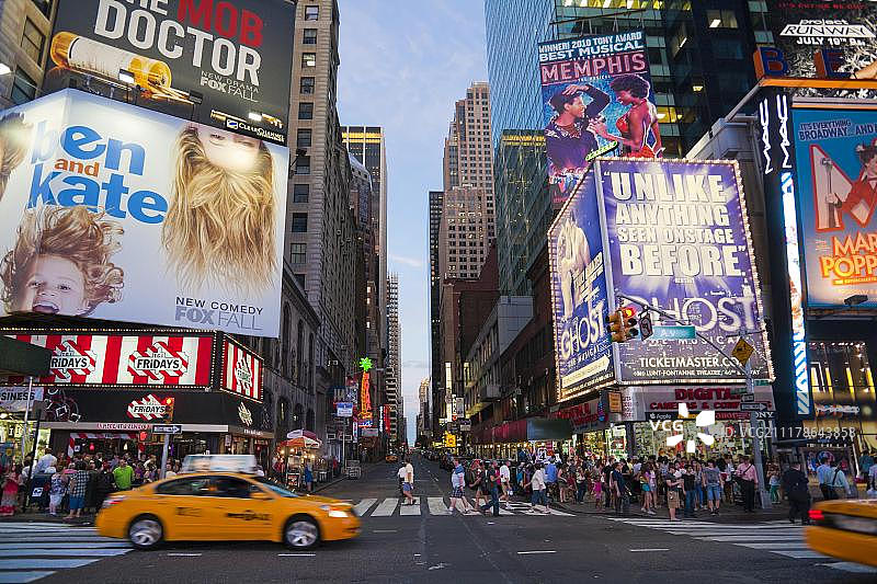 美国纽约曼哈顿时代广场夜景图片素材