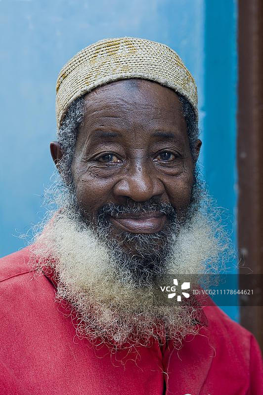 非洲坦桑尼亚桑给巴尔石头城的男子肖像图片素材
