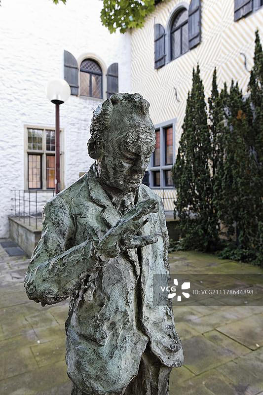 德国奥斯纳布吕克莱登霍夫的维利·勃兰特雕像图片素材