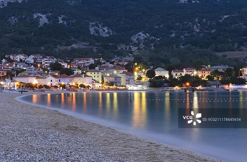克罗地亚巴什卡小镇海滩夜景图片素材