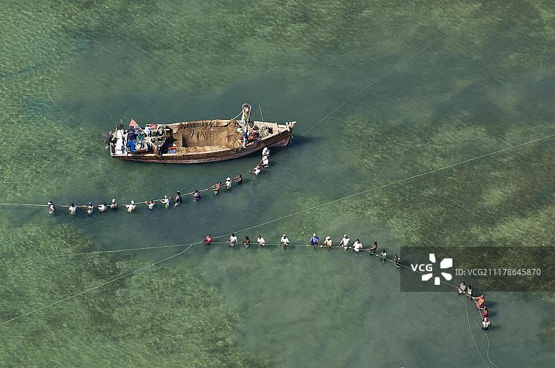 坦桑尼亚巴加莫约渔民与渔船鸟瞰图图片素材