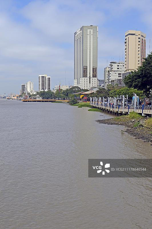 厄瓜多尔瓜亚基尔瓜亚斯河畔马雷孔公园滨水长廊景观图片素材