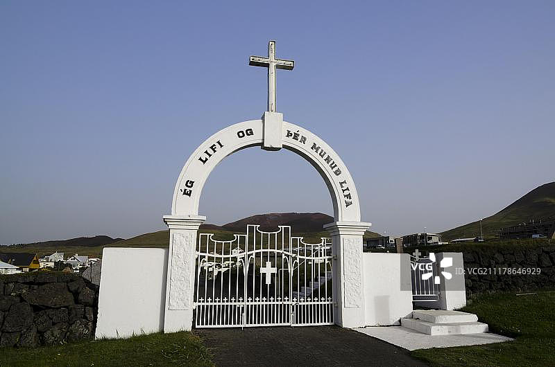 韦斯特曼纳群岛海马岛韦斯曼纳镇公墓大门（冰岛南部区，欧洲）图片素材