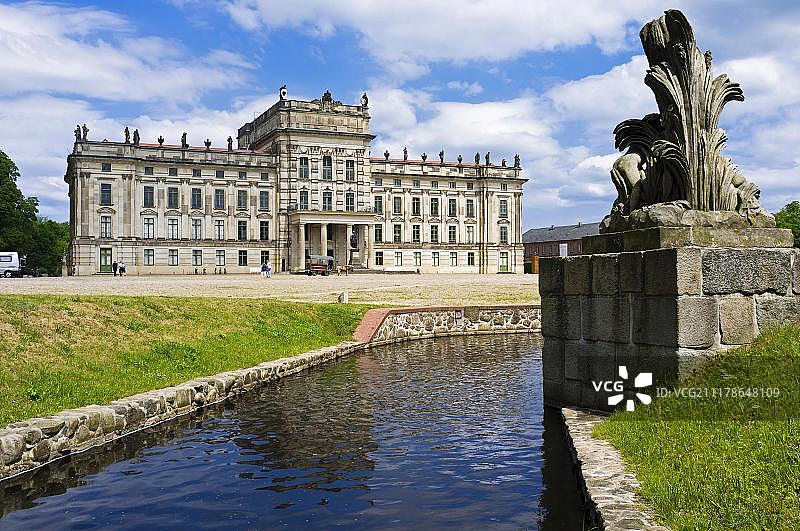 路德维希斯卢斯特城堡，德国梅克伦堡-西波美拉尼亚州图片素材