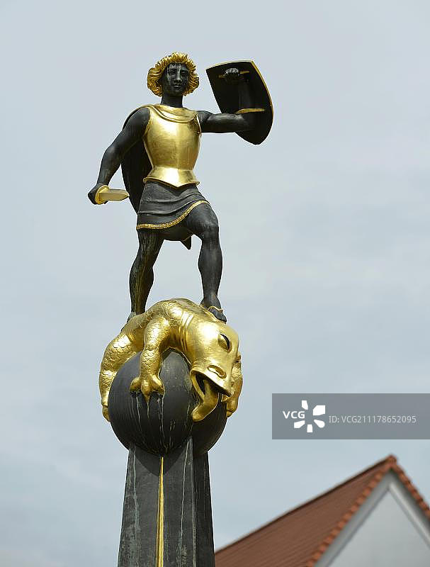 圣乔治喷泉雕像，马克西米利安大街，凯旋大街，施派尔，莱茵兰-普法尔茨州，德国，欧洲图片素材