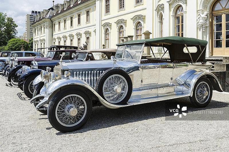 劳斯莱斯银魅：路德维希堡宫老爷车聚会图片素材