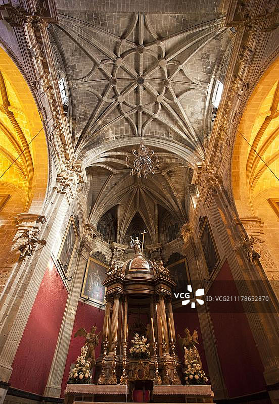 西班牙圣玛利亚主教堂内部景观图片素材