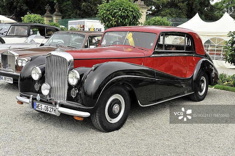 1952年产宾利R-Type B 14 RT老爷车图片素材