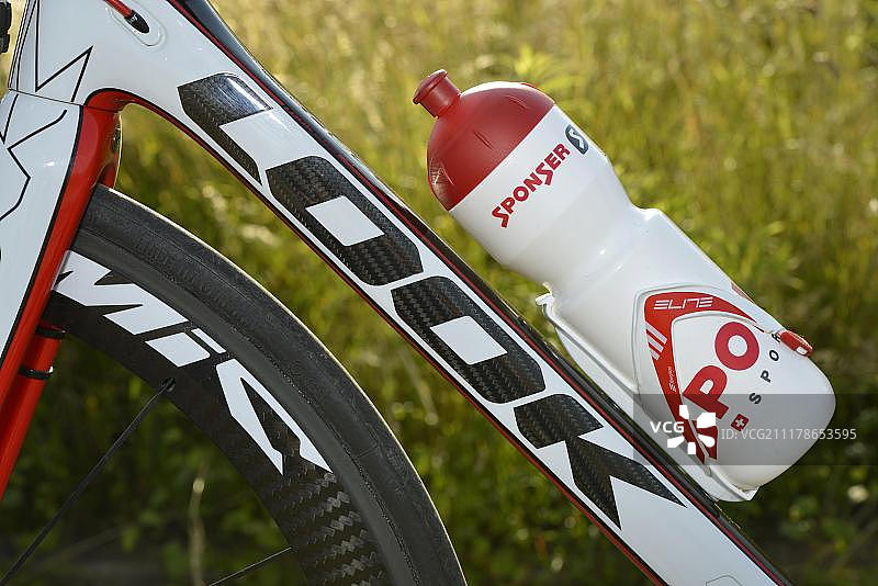 水壶、专业赛车，德国巴登-符腾堡州瓦iblingen图片素材