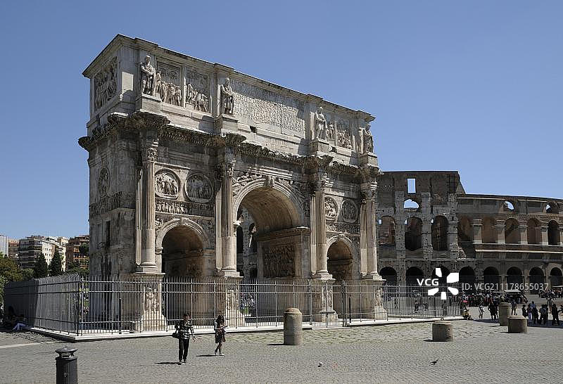 意大利罗马君士坦丁凯旋门和罗马斗兽场图片素材