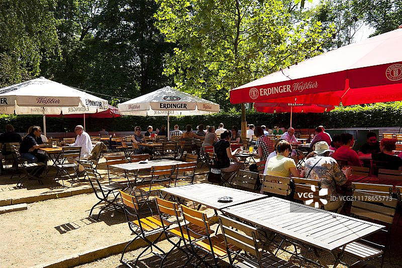 施洛伊森克鲁格啤酒花园，德国柏林蒂尔加滕区图片素材