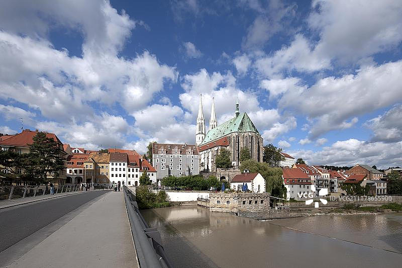 魏德豪斯圣彼得和保罗教堂，跨尼斯河的欧罗巴布吕克大桥，格尔利茨，上卢萨蒂亚，卢萨蒂亚，萨克森，德国，欧洲，公共用地，欧洲图片素材