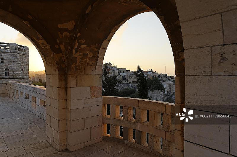 耶路撒冷保罗之家宾馆的晨曦中的老城图片素材