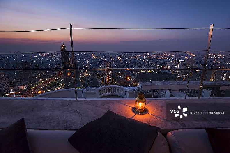 曼谷黄昏景色：Sirocco Sky Bar，泰国，亚洲图片素材