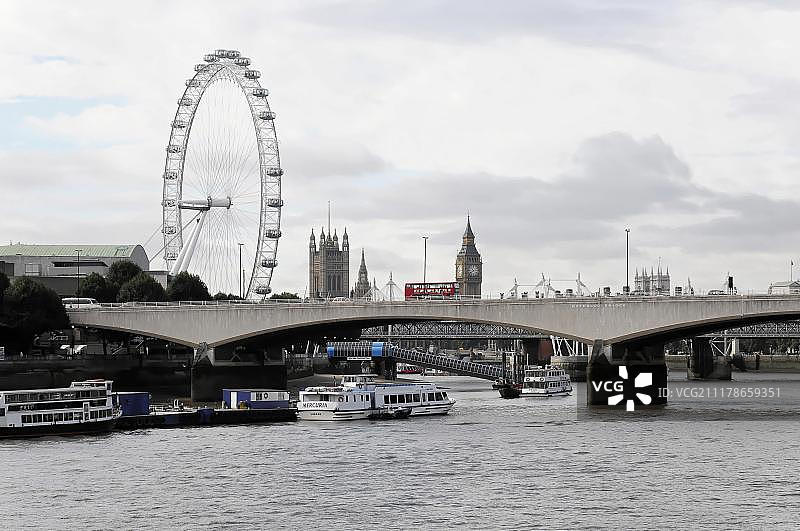 伦敦滑铁卢桥、伦敦眼摩天轮和威斯敏斯特宫图片素材