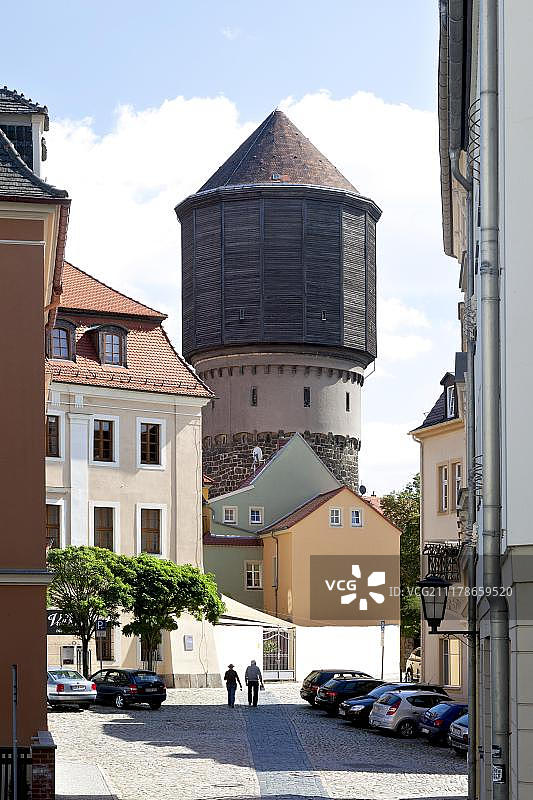 德国萨克森州包岑的Moenchskirche教堂遗址和历史水塔图片素材