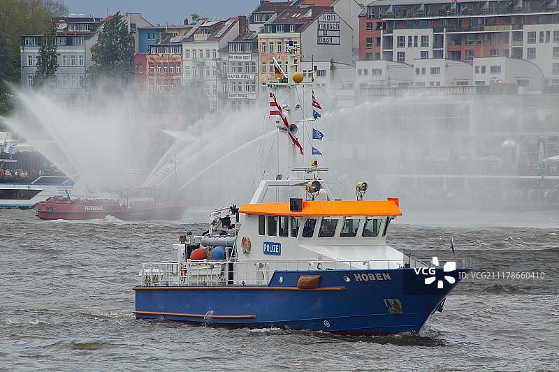 德国汉堡港口庆典入港巡游图片素材