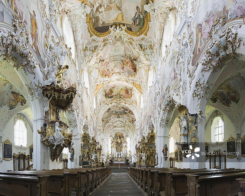 德国巴伐利亚州罗滕布赫修道院教堂内部图片素材
