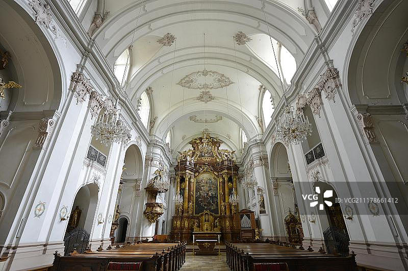 前乌尔苏拉教堂内，模仿马蒂诺·阿尔托蒙特的大天使主祭坛内部景观（林茨文化遗产，位于奥地利上奥地利州）图片素材