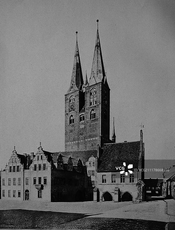 德国施滕达尔市政厅和圣玛丽教堂（1899年历史照片）图片素材