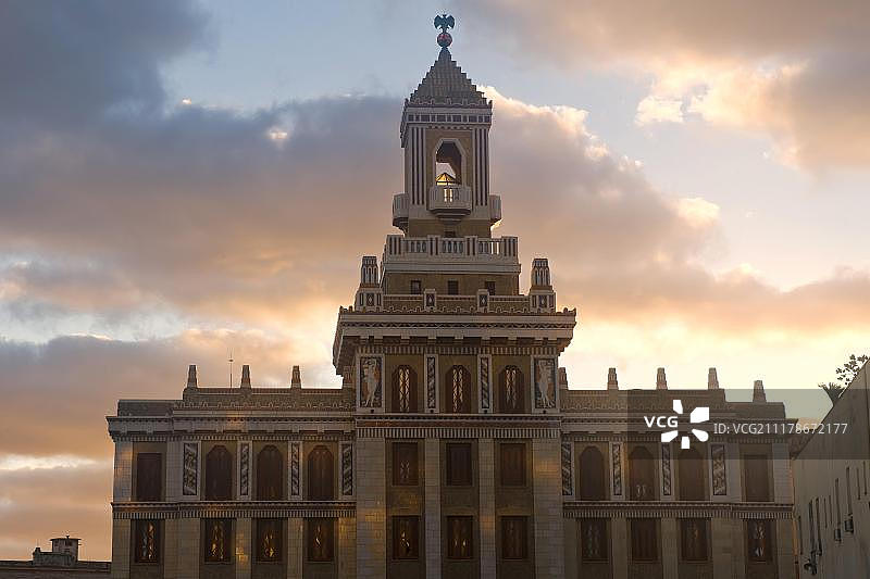 古巴哈瓦那巴卡第大厦：装饰艺术风格的联合国教科文组织世界遗产图片素材