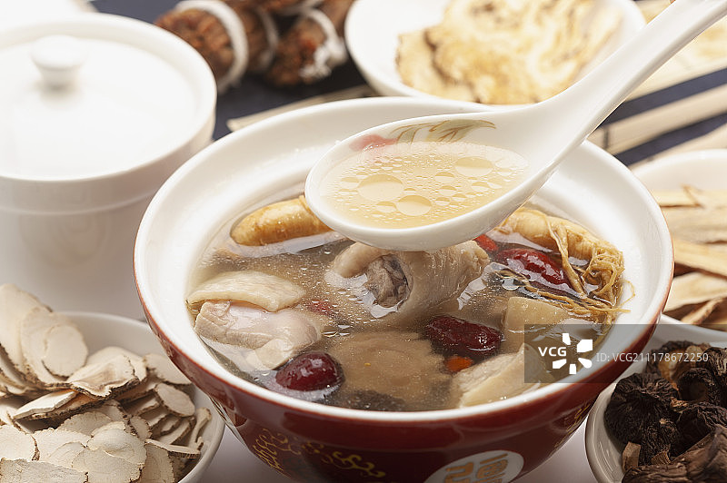药膳食补人参鸡汤中药图片素材