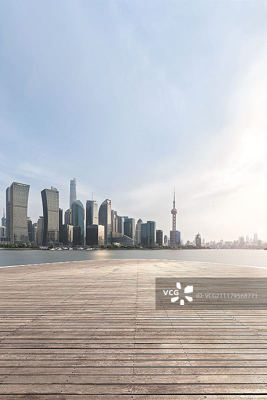 上海城市天际线及平台地面图片素材