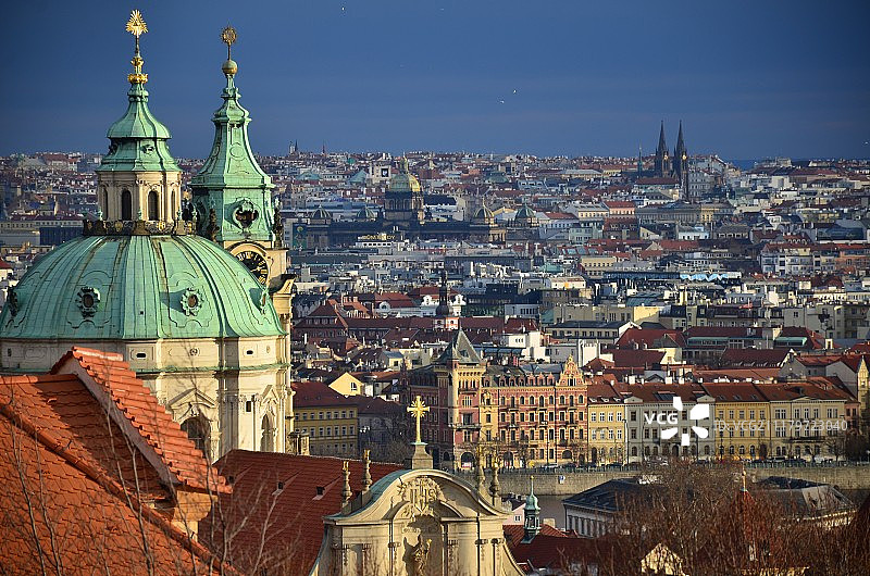 等待黄昏，捷克布拉格图片素材